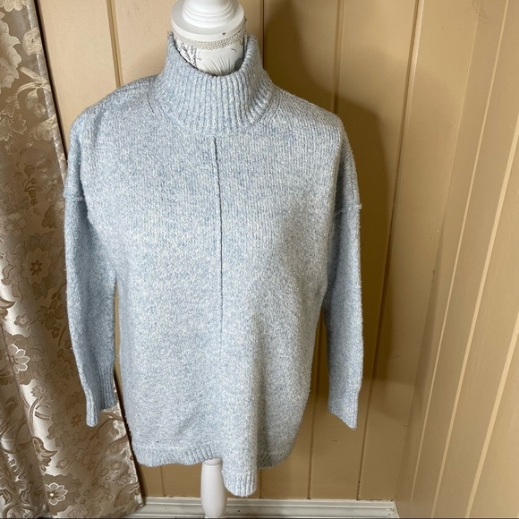 J. Jill Light Blue Turtle Neck Long Sleeve Sweater Size Small 3/4 Sleeve - Picture 1 of 3
